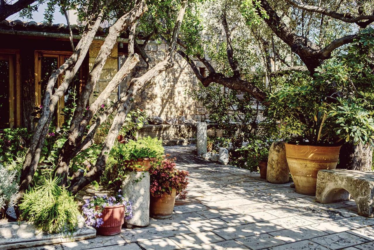 Nikolaou Art Residence Aegina Eksteriør bilde
